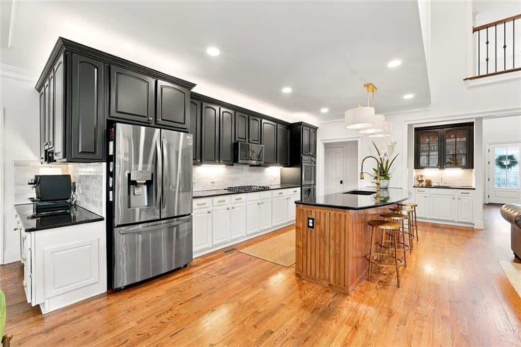 Listing photo 6