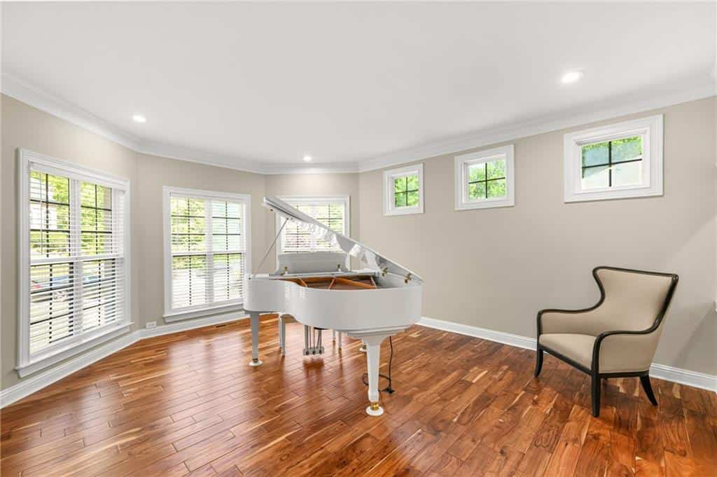 Listing photo 6