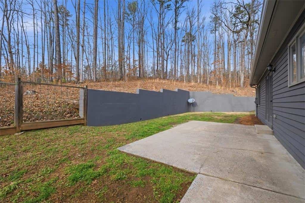 Listing photo 6