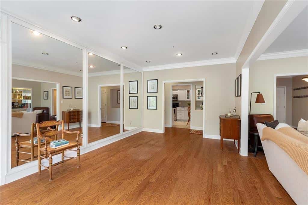 Listing photo 6