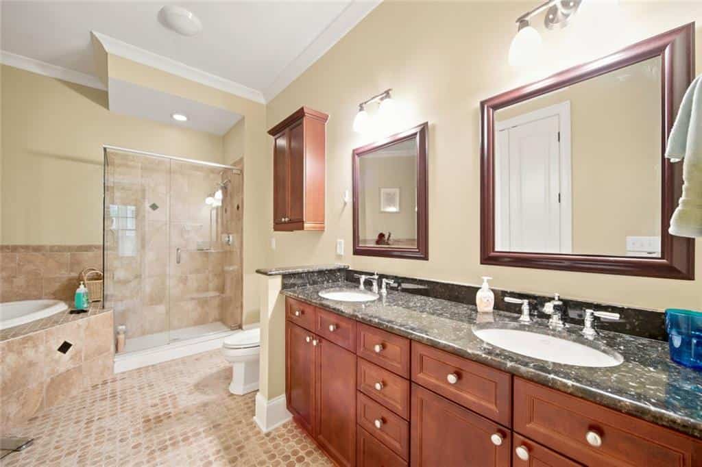 Listing photo 6