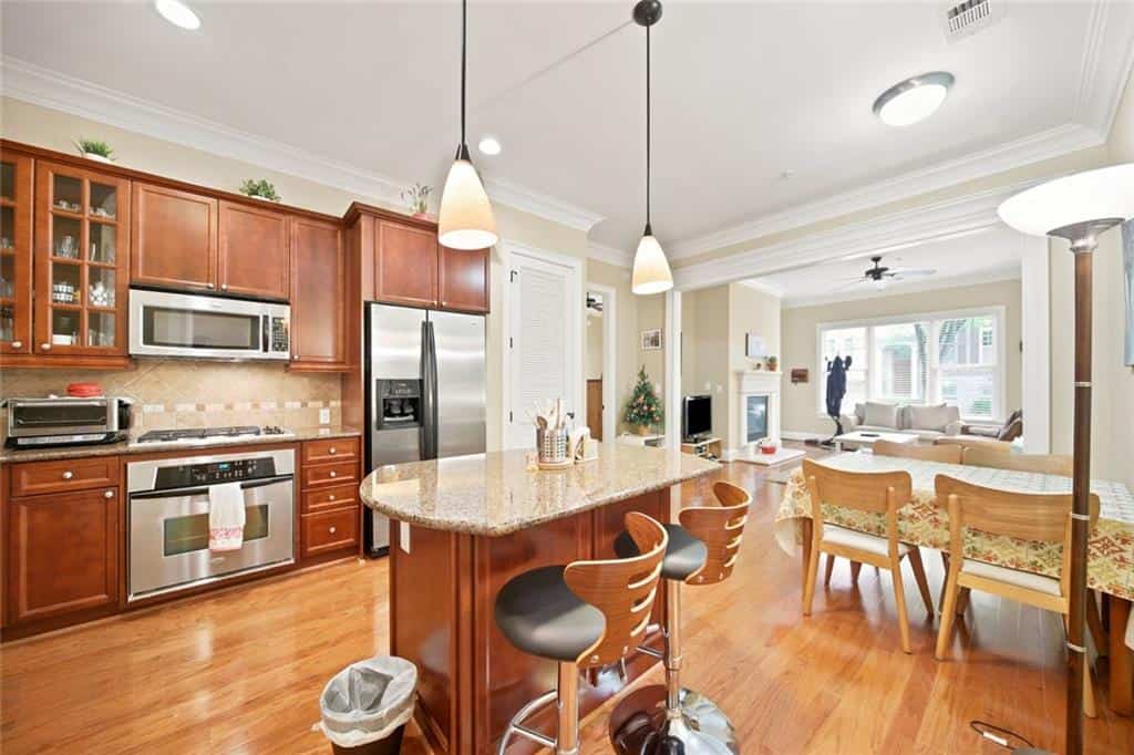 Listing photo 4