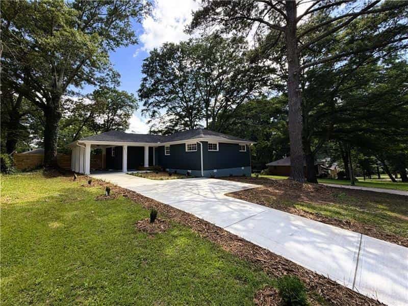 Listing photo 3