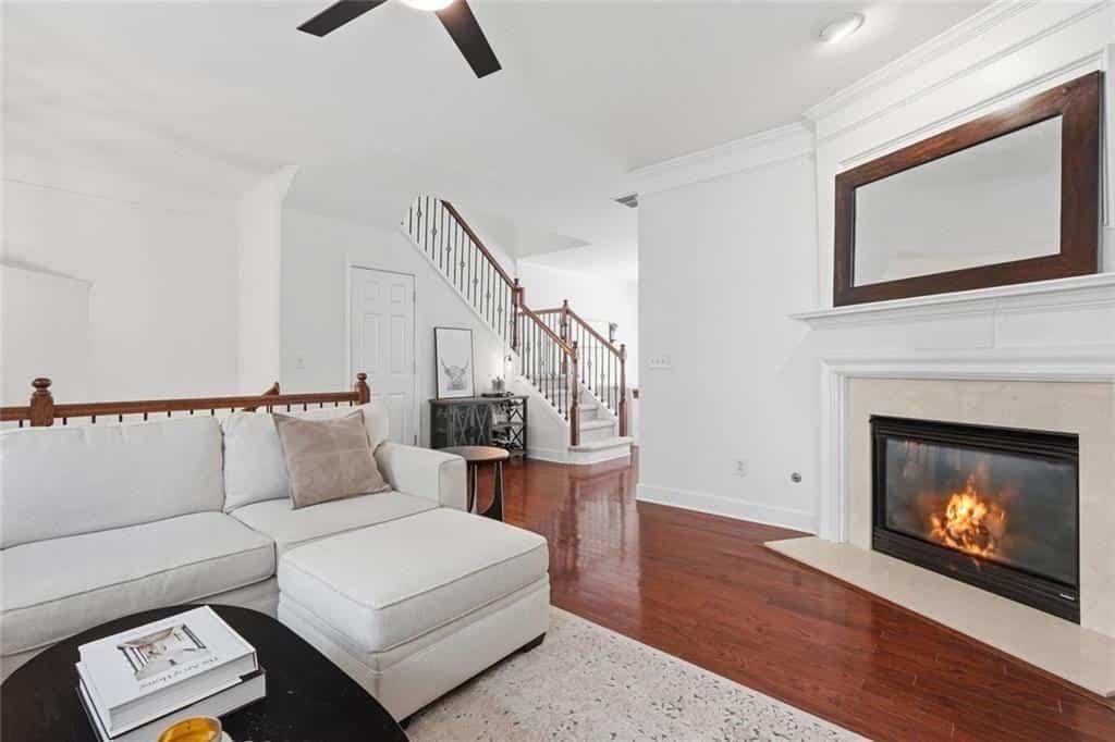 Listing photo 6