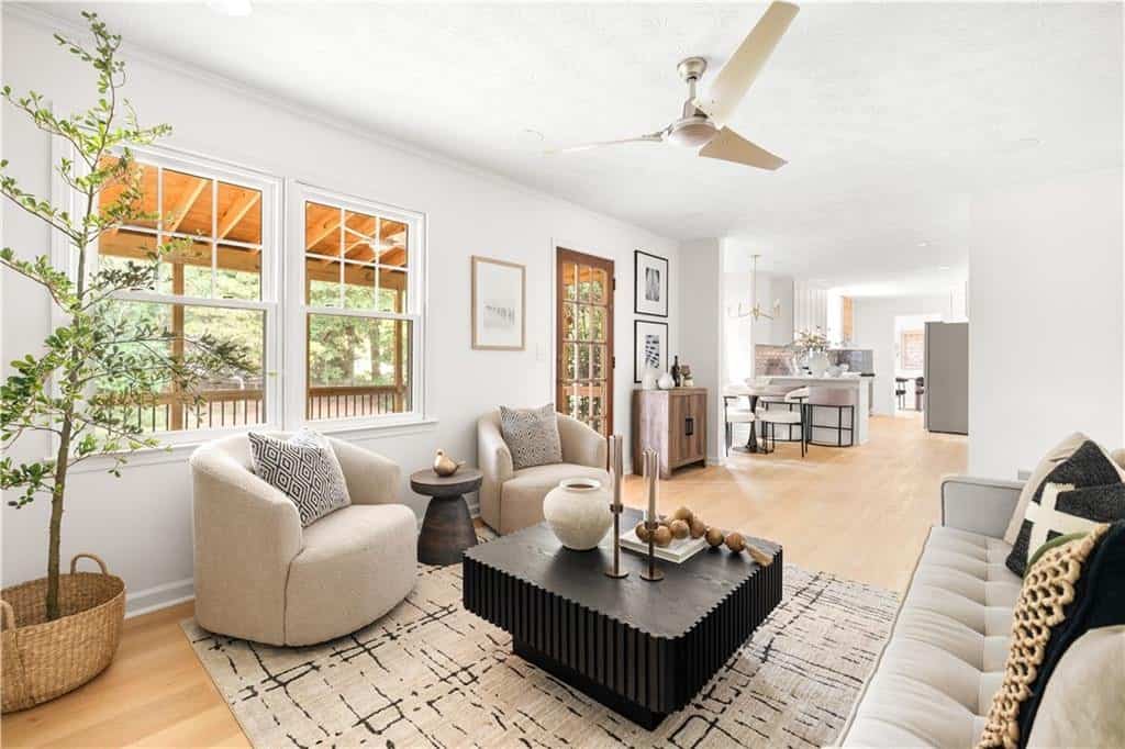 Listing photo 6
