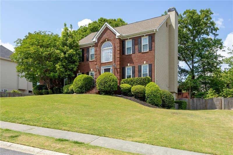Listing photo 3