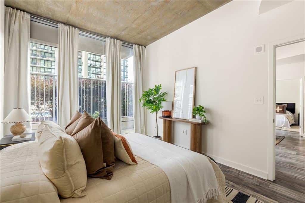 Listing photo 6