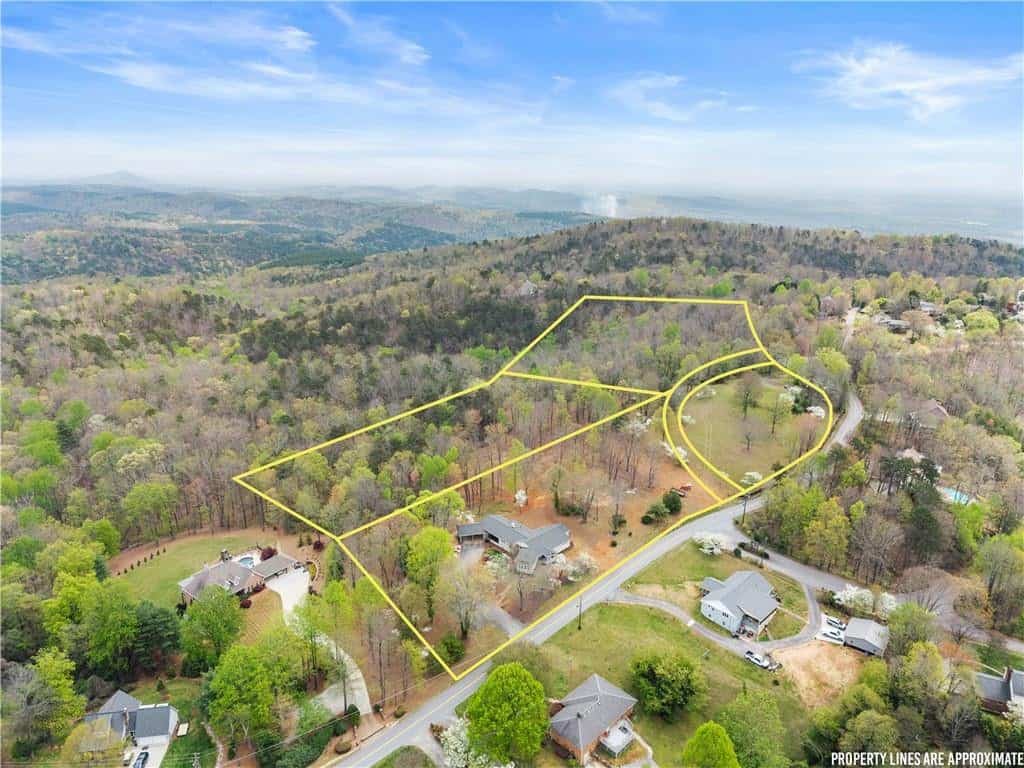 664 Chenocetah Drive, Cornelia, GA 30531
