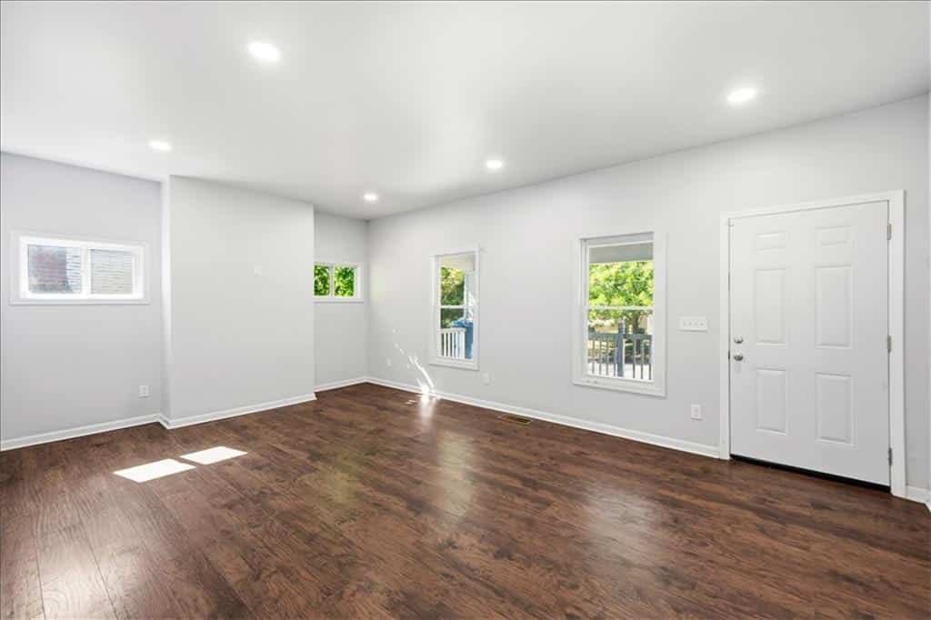 Listing photo 6