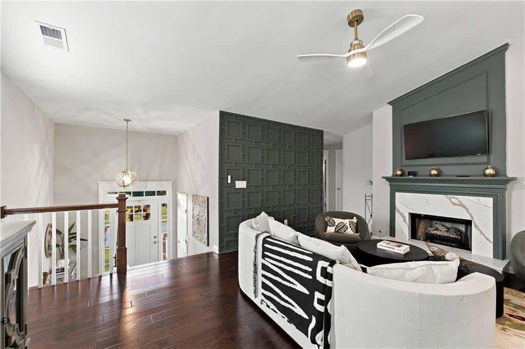 Listing photo 6