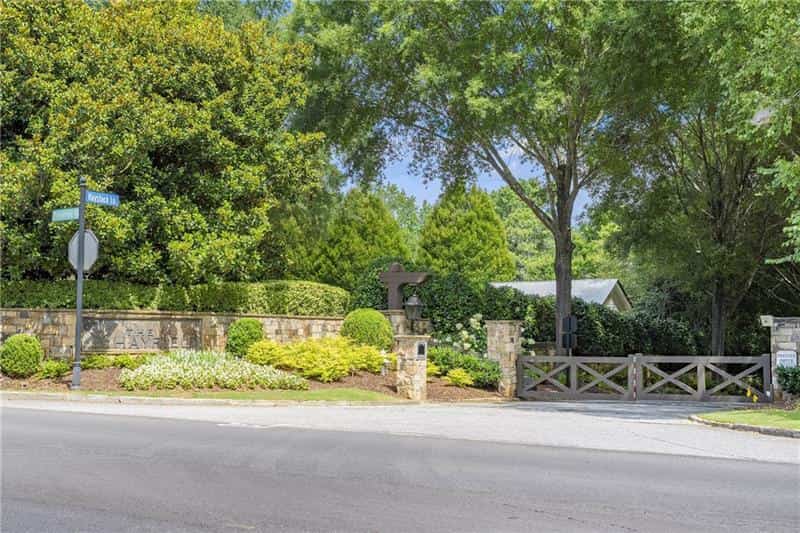 Listing photo 6
