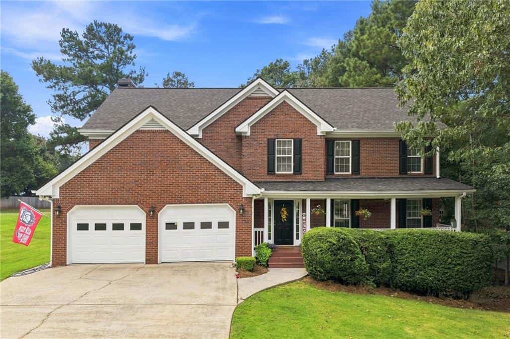 5821 Silverthorn Drive, Flowery Branch, GA 30542