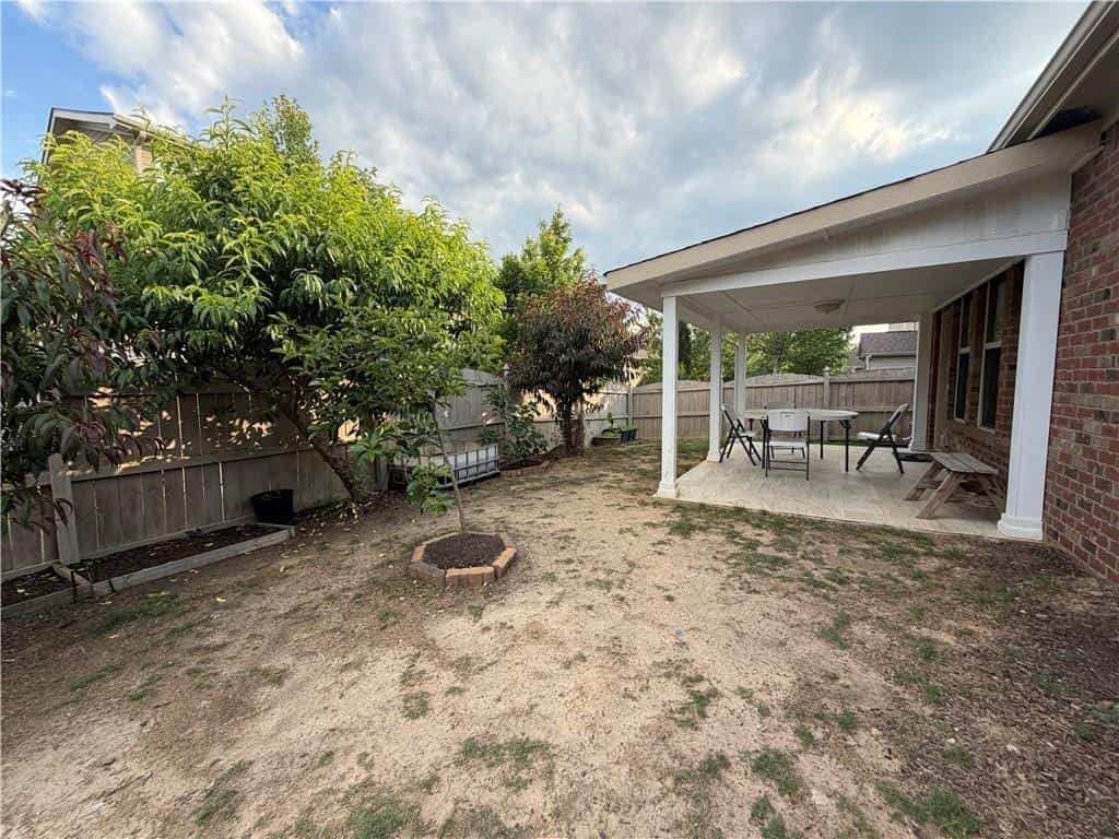 Listing photo 6