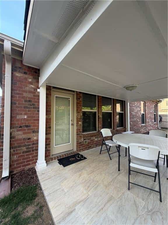 Listing photo 4