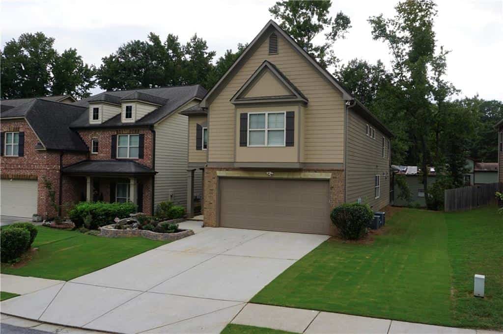Listing photo 2