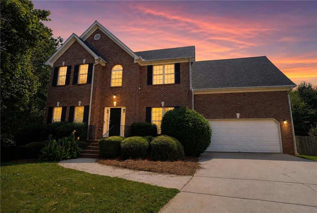 2740 Lake Commons Court, Snellville, GA 30078