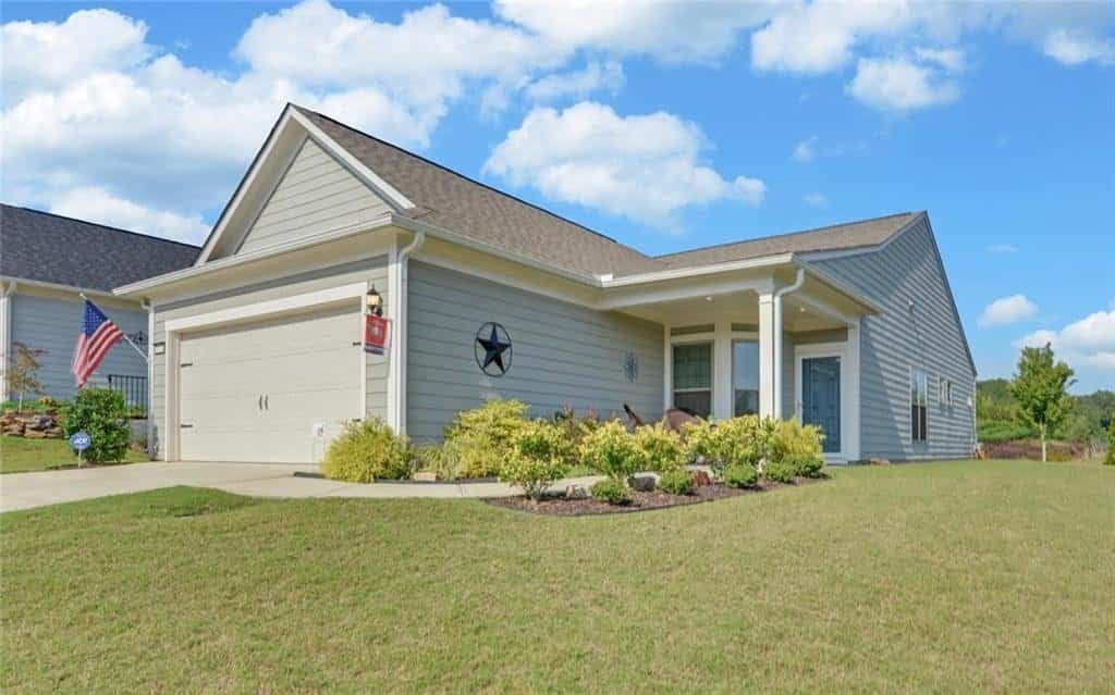 5724 Grapewood Street, Hoschton, GA 30548