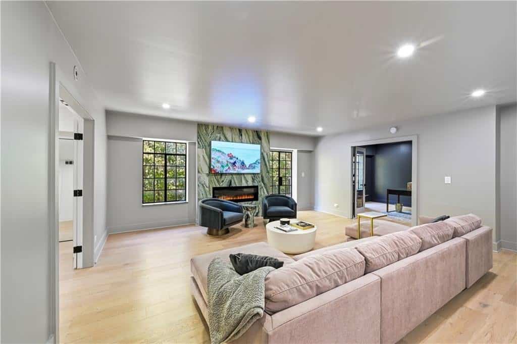 Listing photo 6