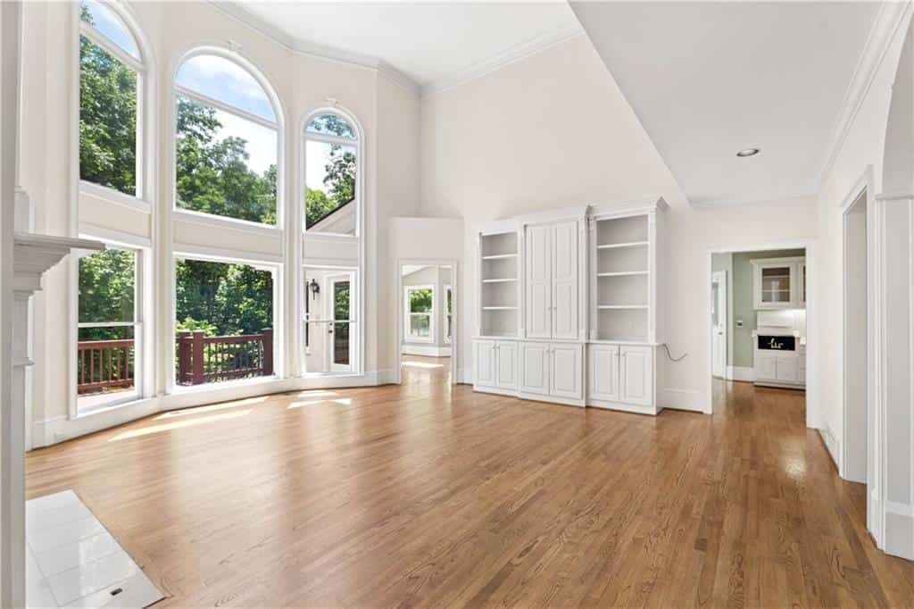 Listing photo 6