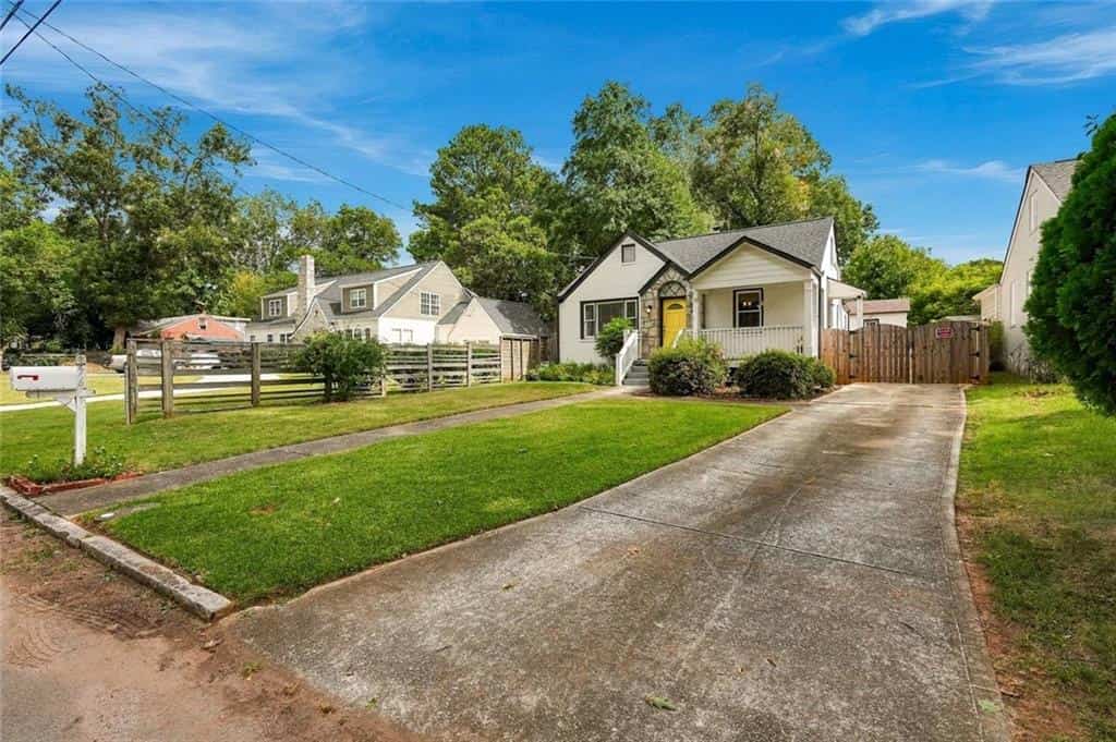 Listing photo 2