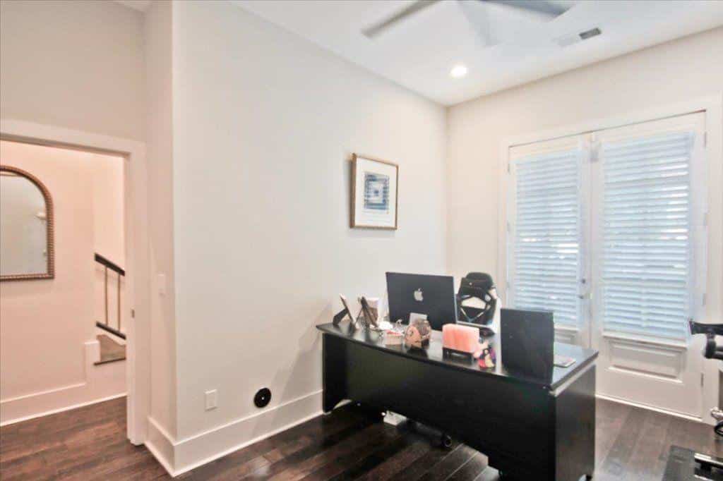Listing photo 6