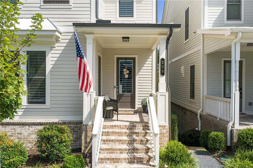 Listing photo 3