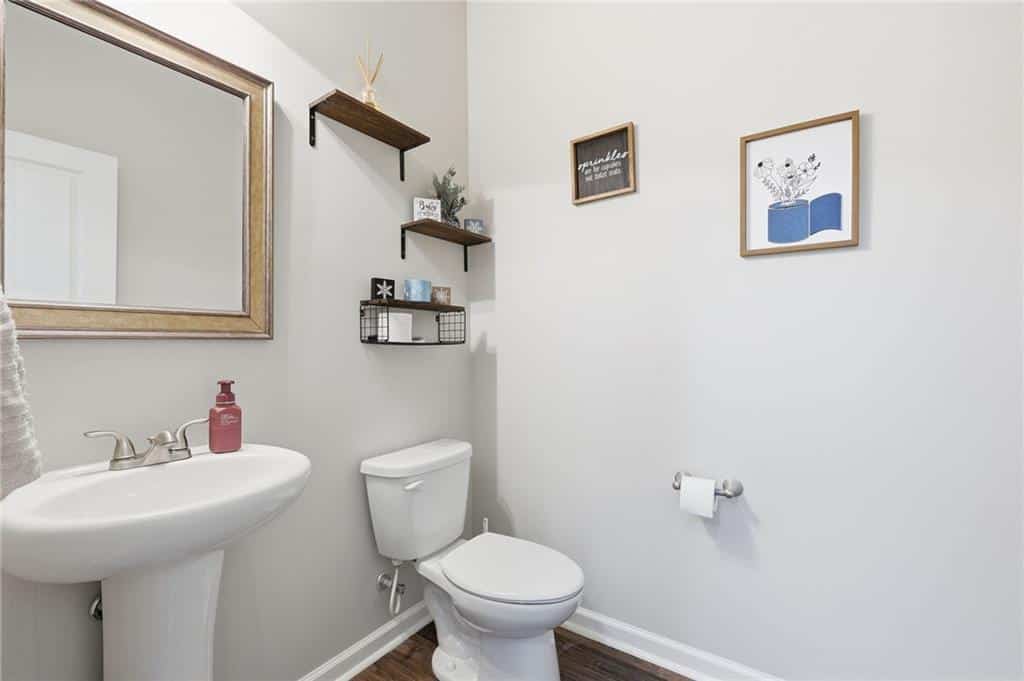 Listing photo 6
