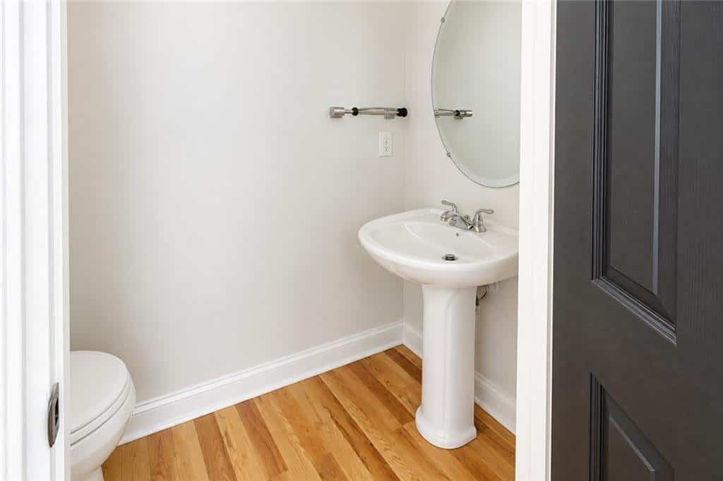 Listing photo 6