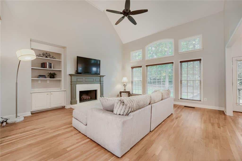Listing photo 6