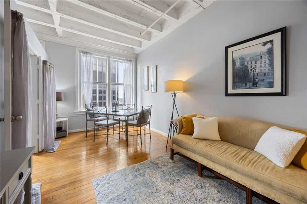 Listing photo 6