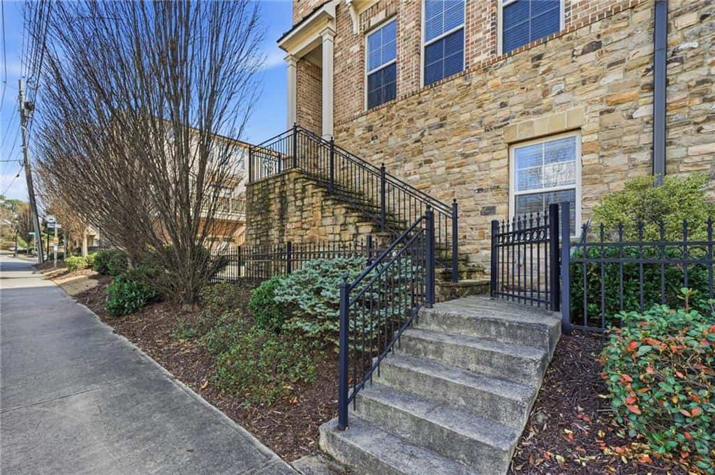 Listing photo 6