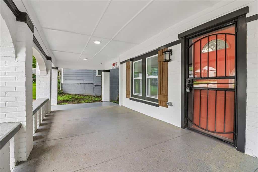 Listing photo 6