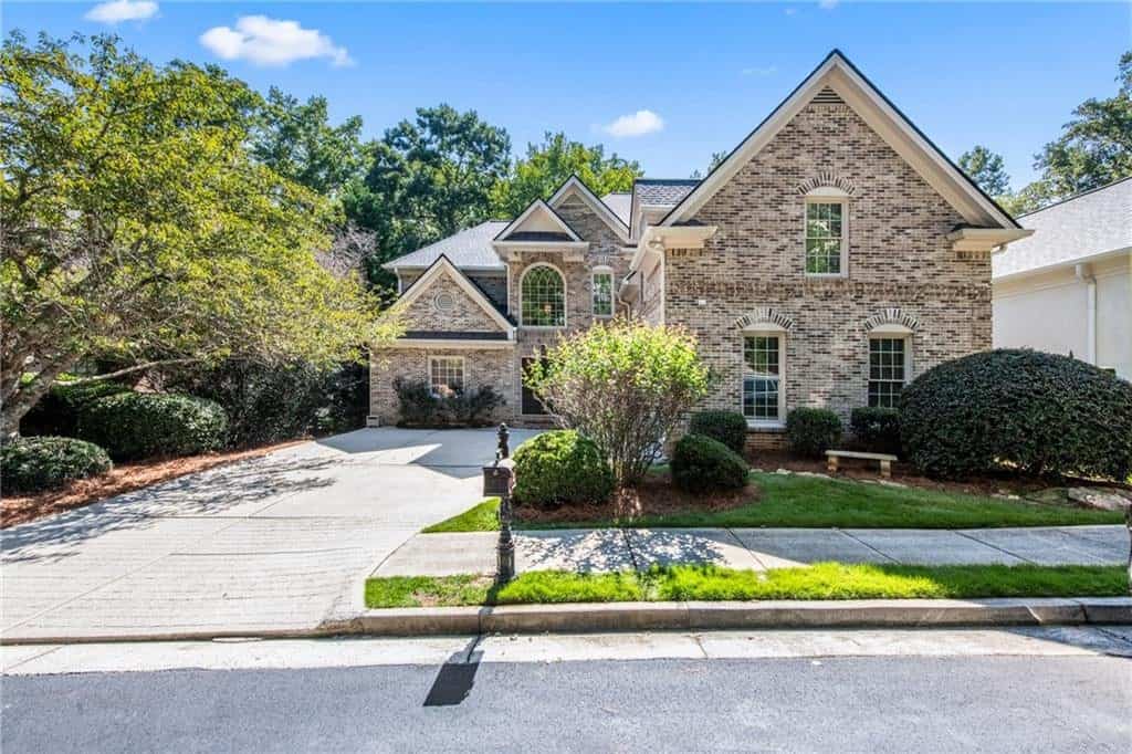 2045 River Falls Drive, Roswell, GA 30076