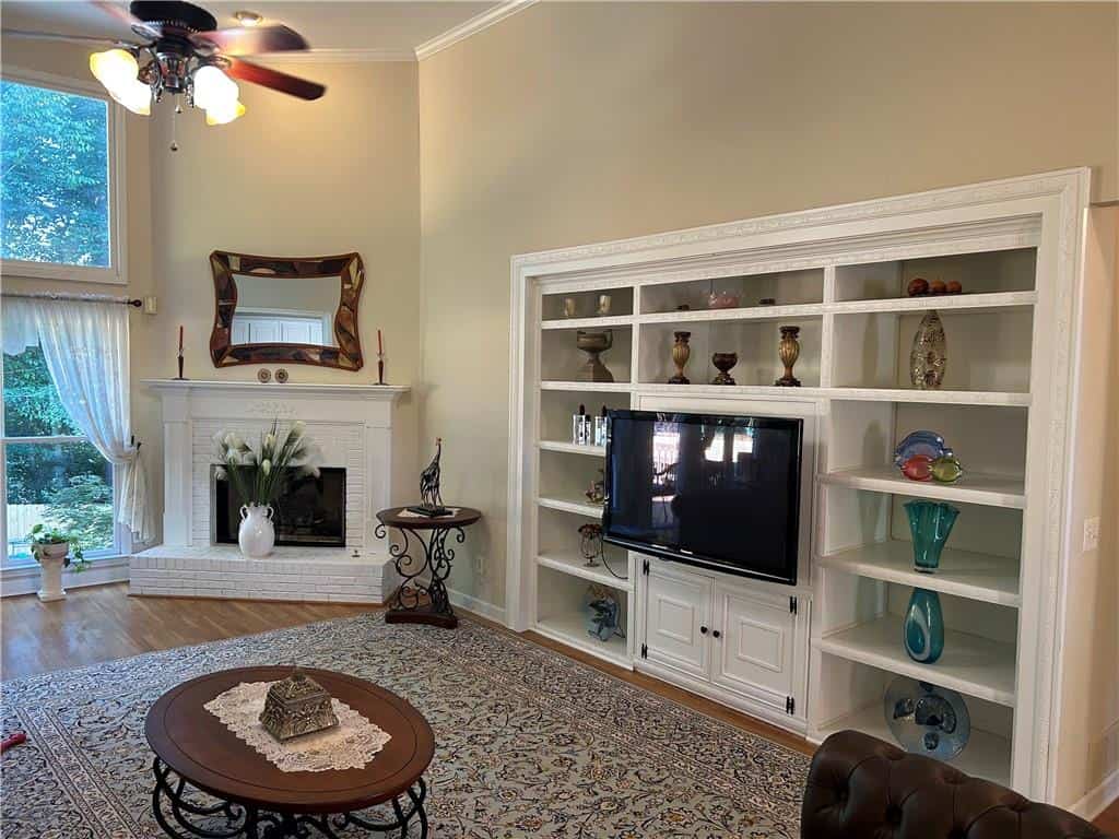 Listing photo 6