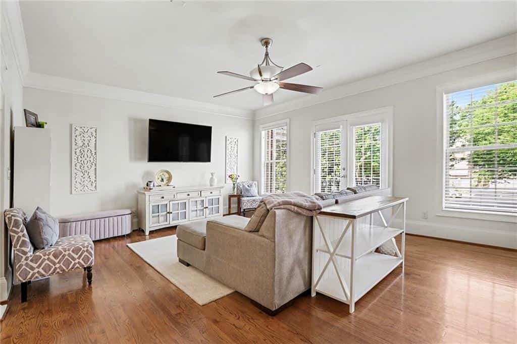 Listing photo 6