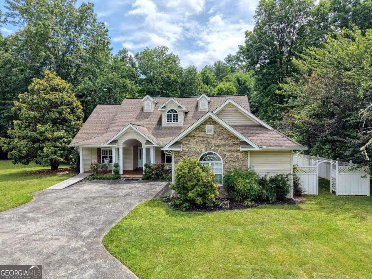Listing photo 1
