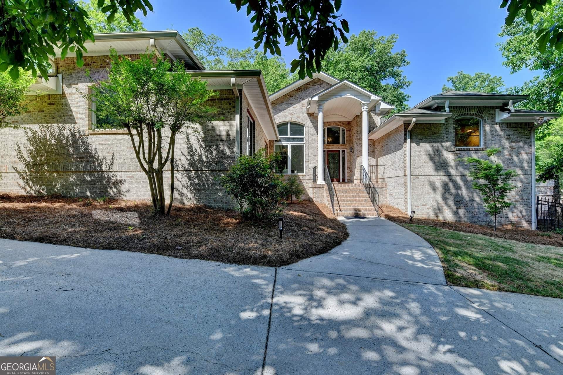 Listing photo 1