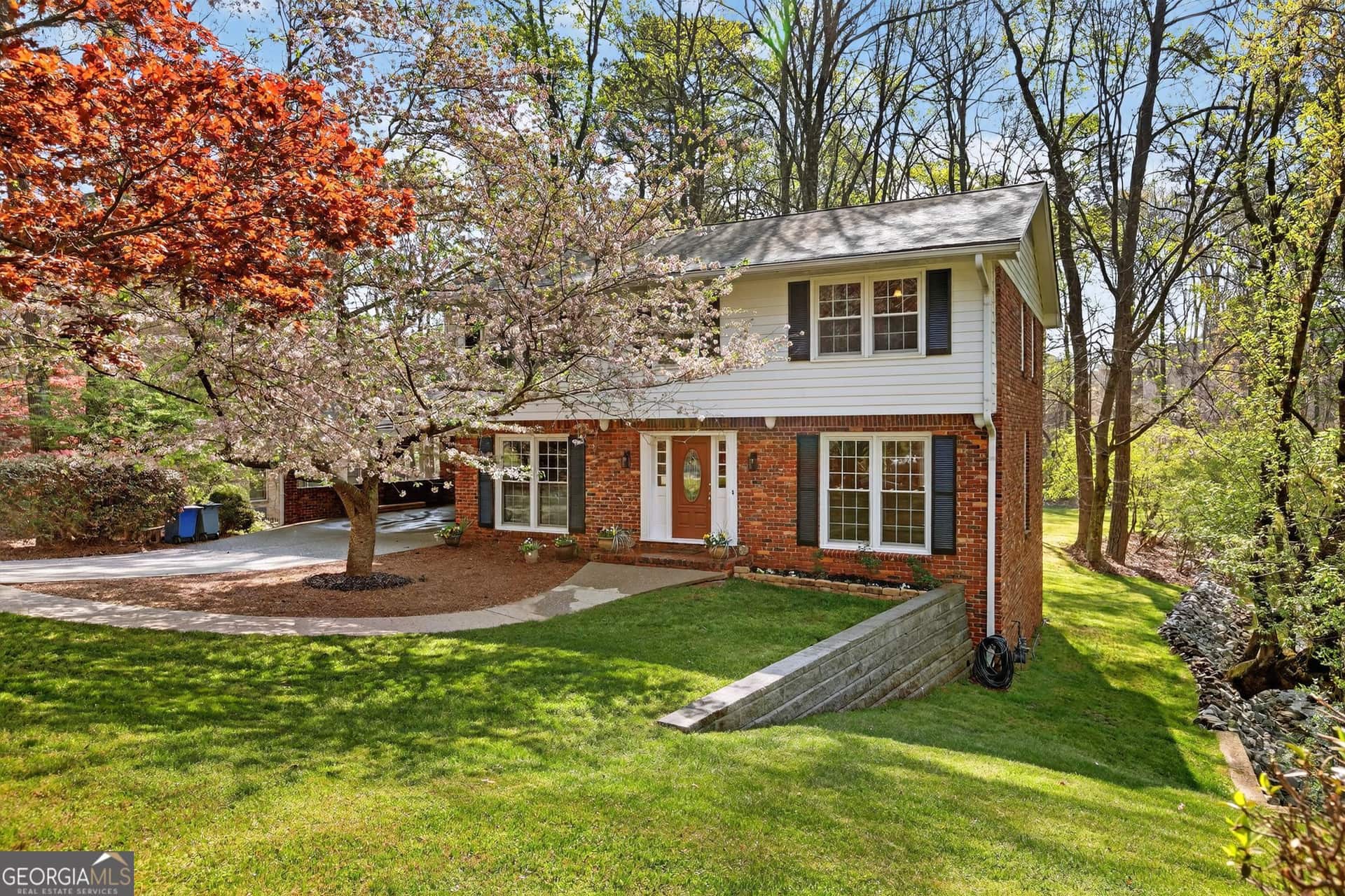 Listing photo 1