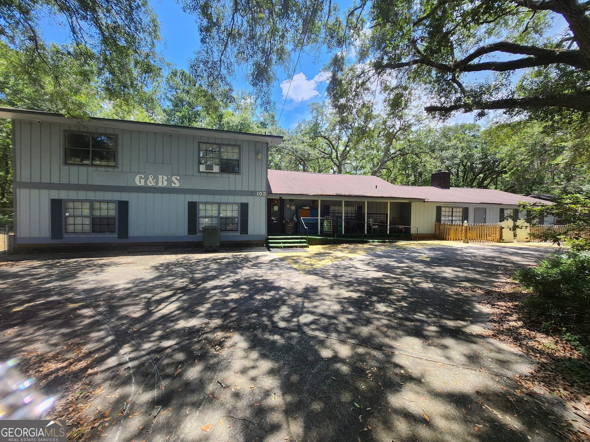 Listing photo 1