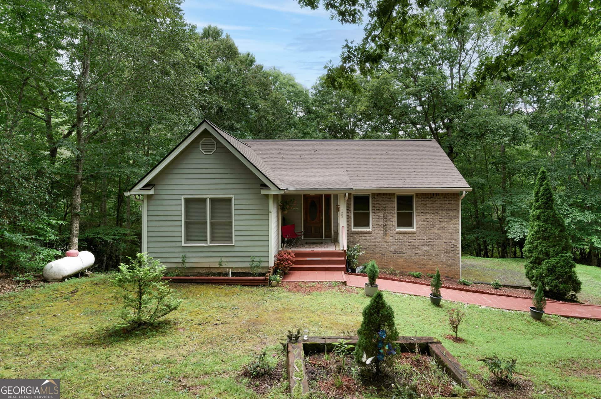 Listing photo 1