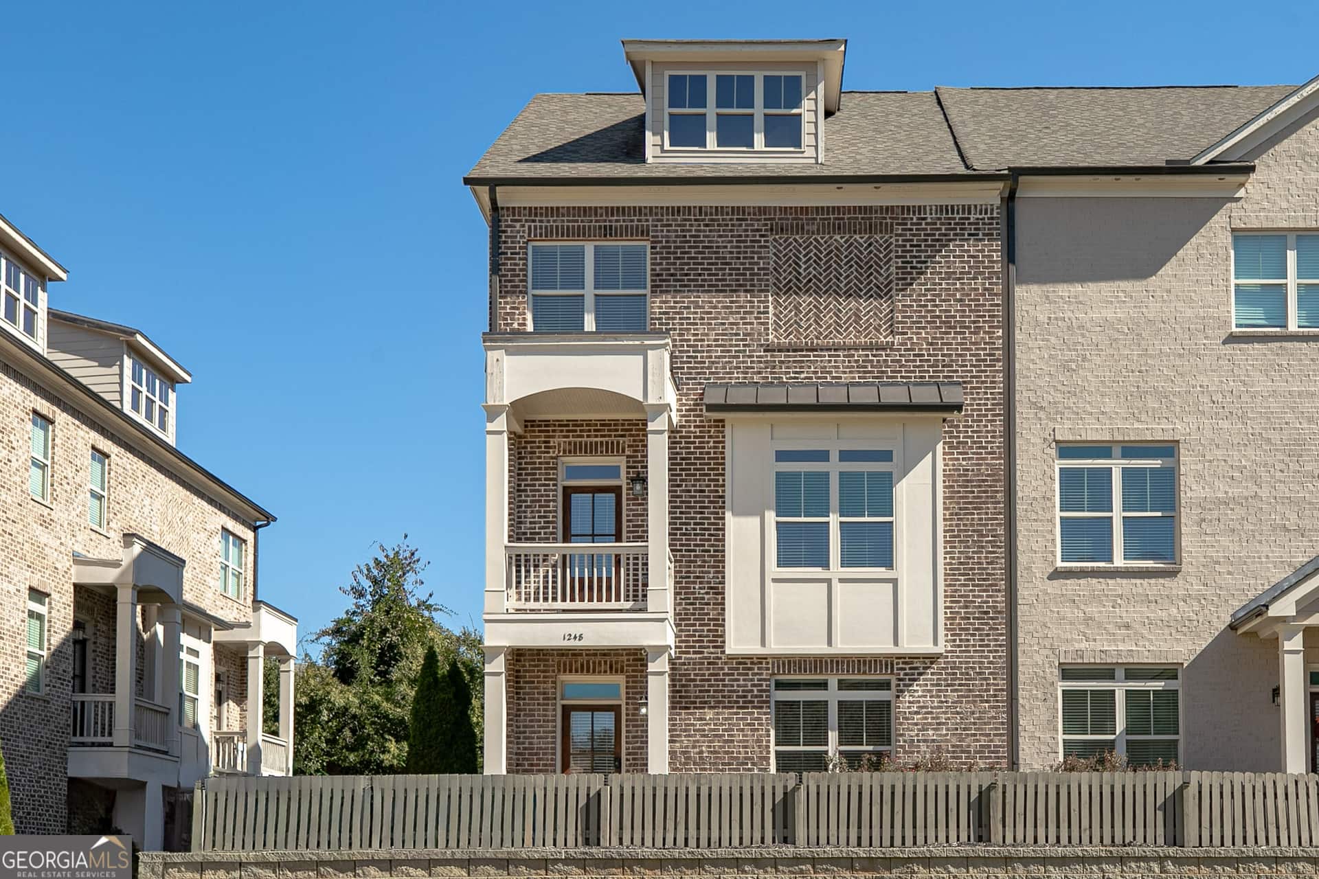 Listing photo 1