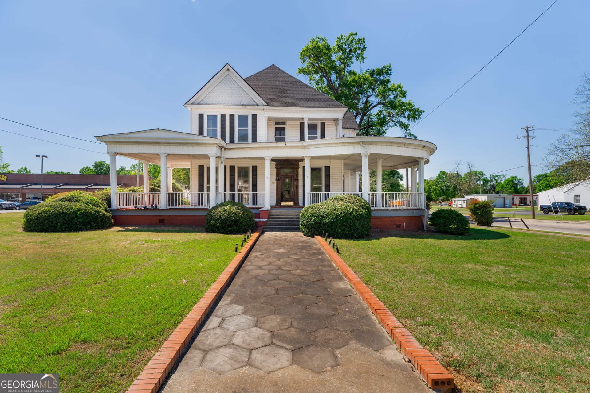 Listing photo 1