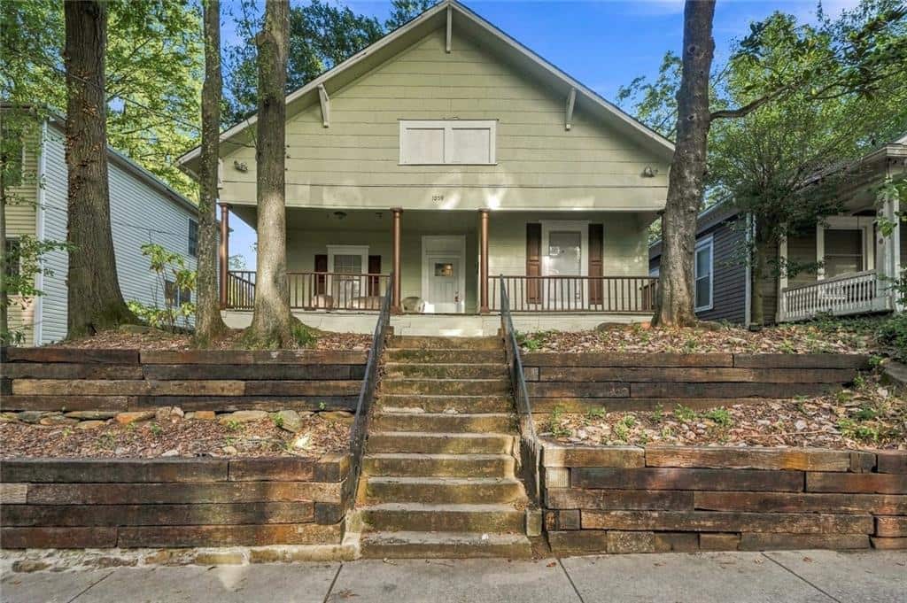 Listing photo 1