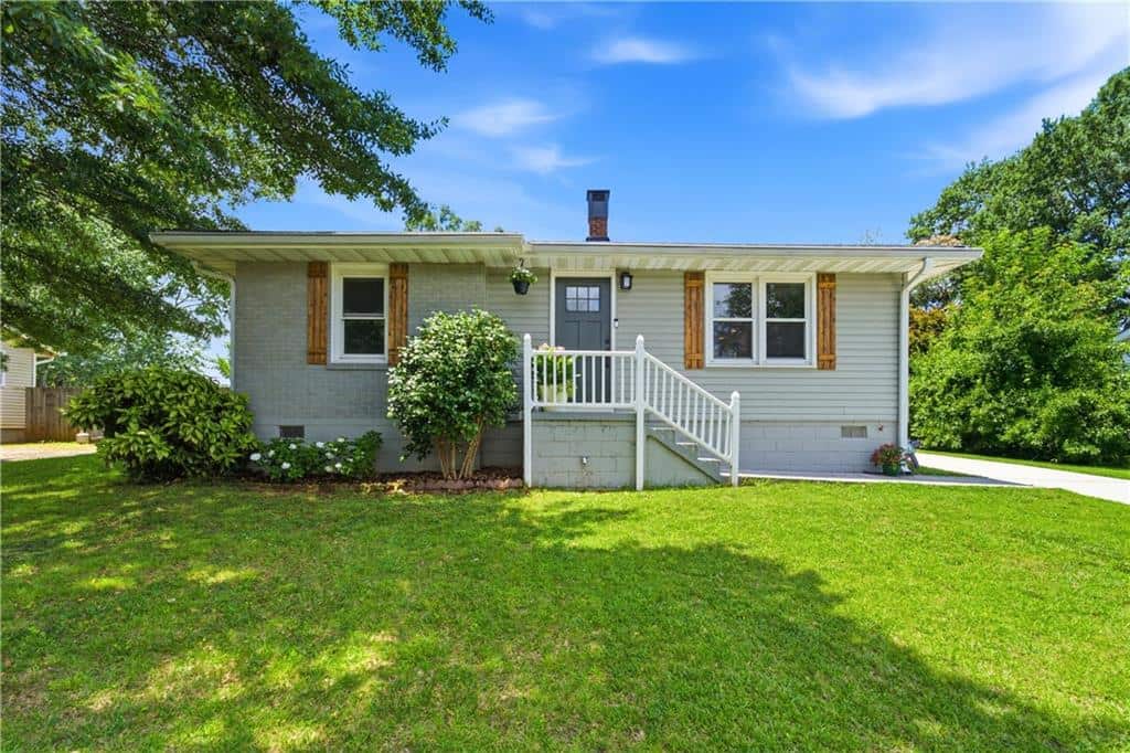 Listing photo 1