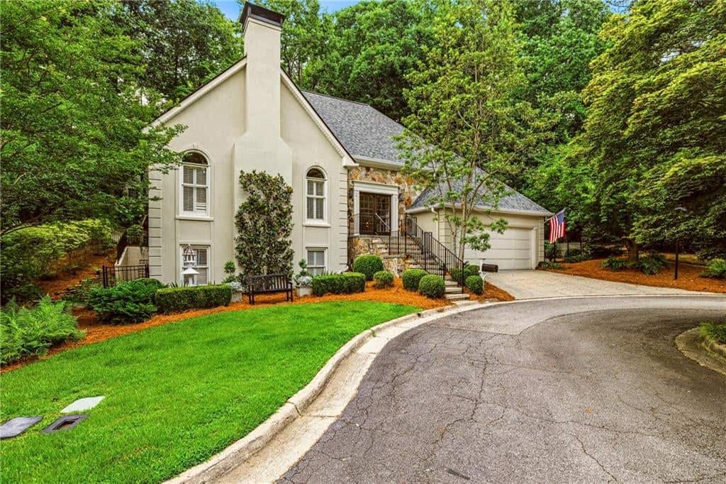 Listing photo 1