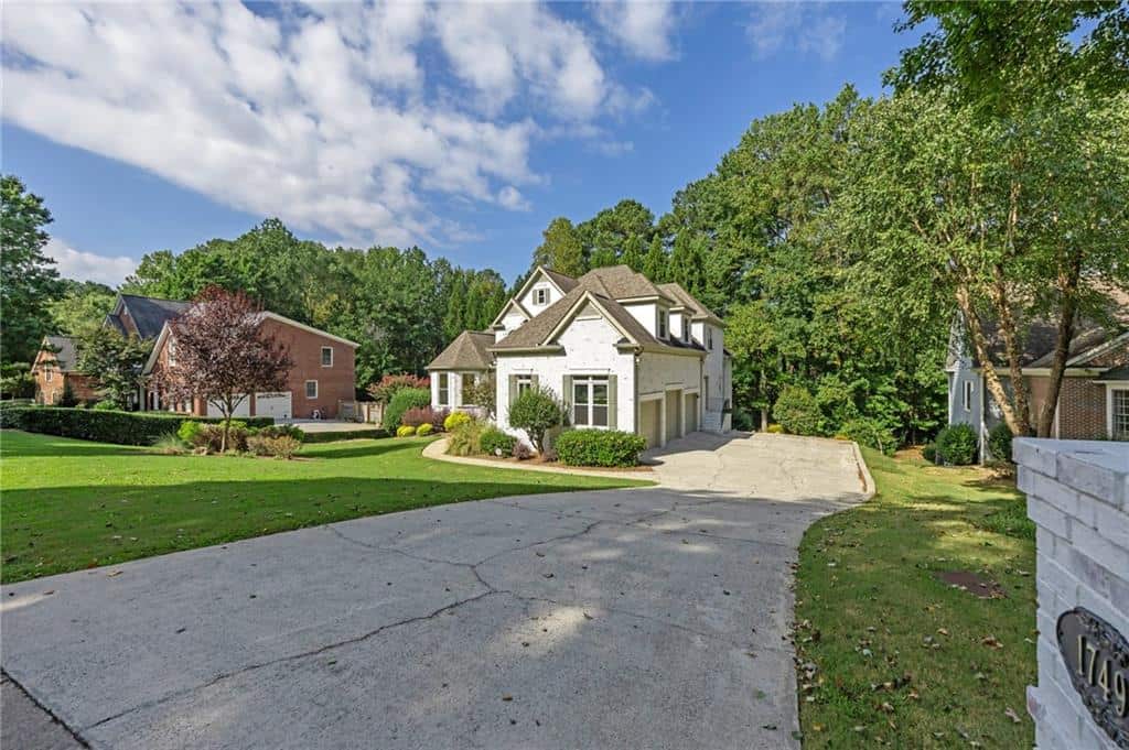 Listing photo 1