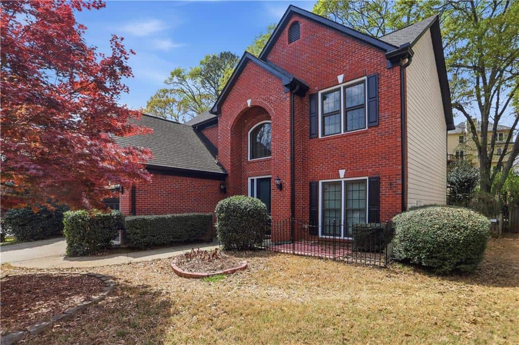 Listing photo 1