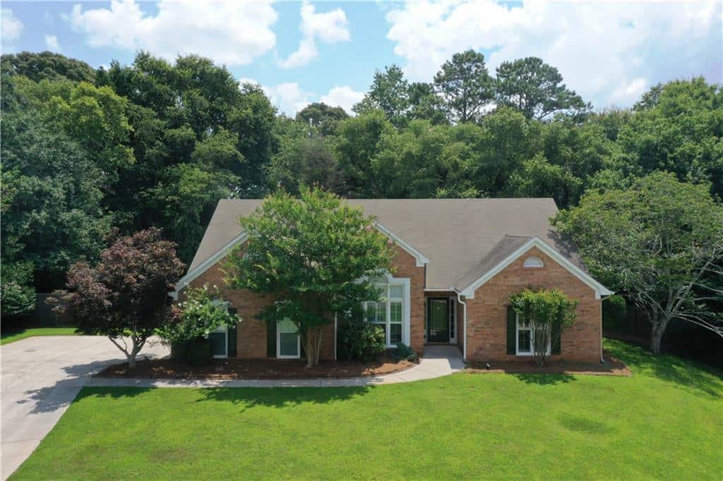Listing photo 1