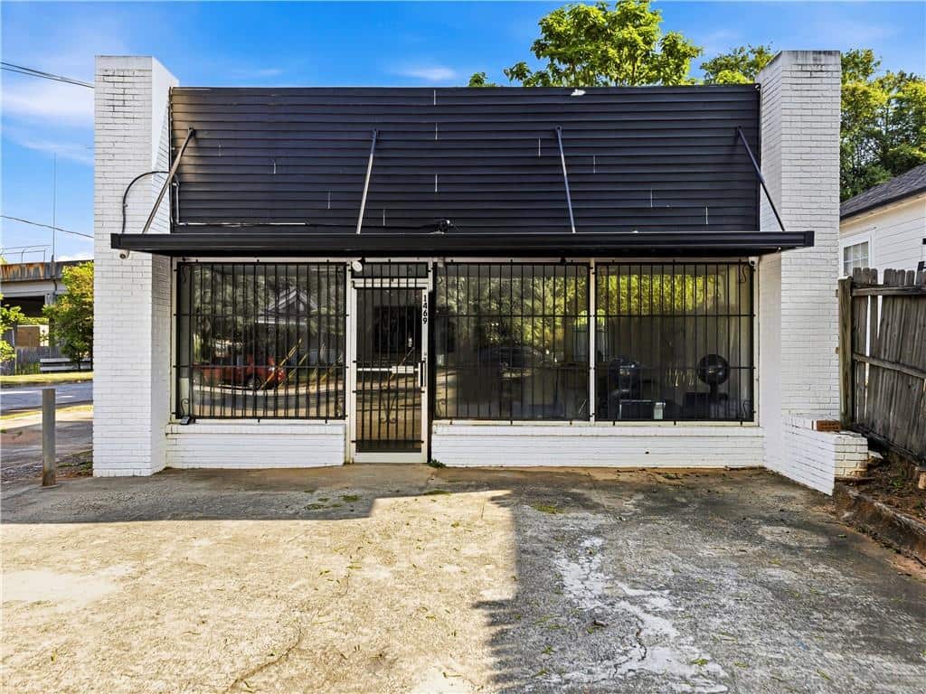 Listing photo 1