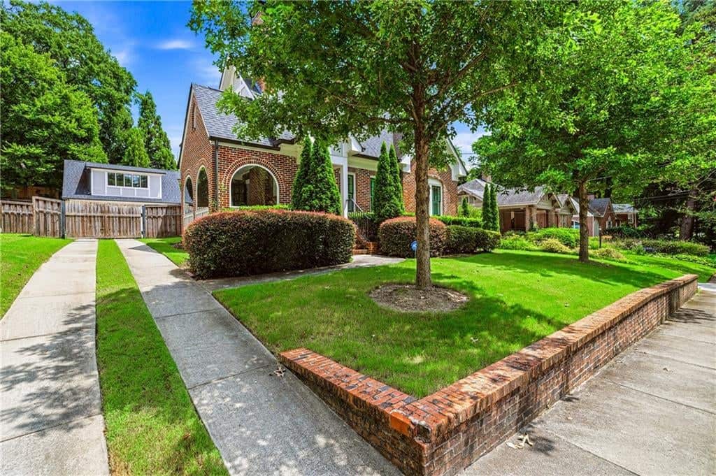 Listing photo 1